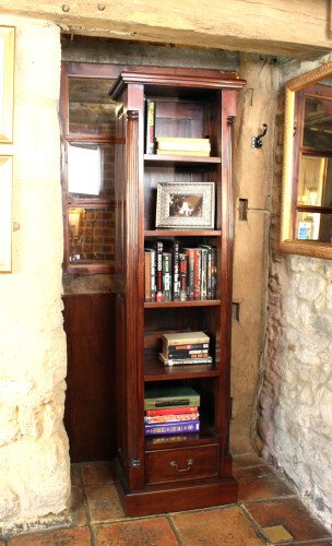 La Roque Narrow Alcove Bookcase