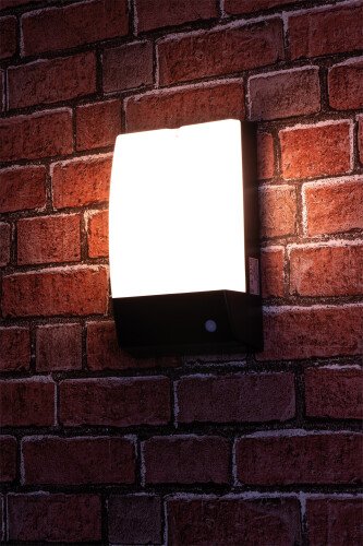 Luxform Lighting 230v Dantzig Dusk Till Dawn Photocell Bulkhead Light